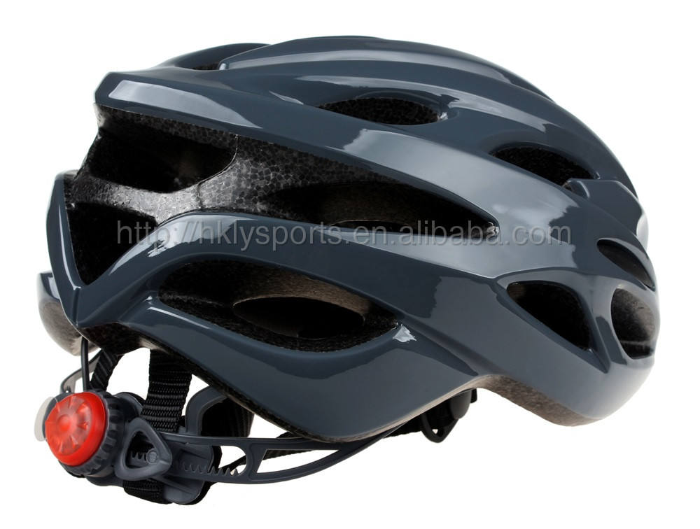 Großhandel Fahrradhelm Mode Erwachsener Fahrradhelm mit LED-Fahrradlicht