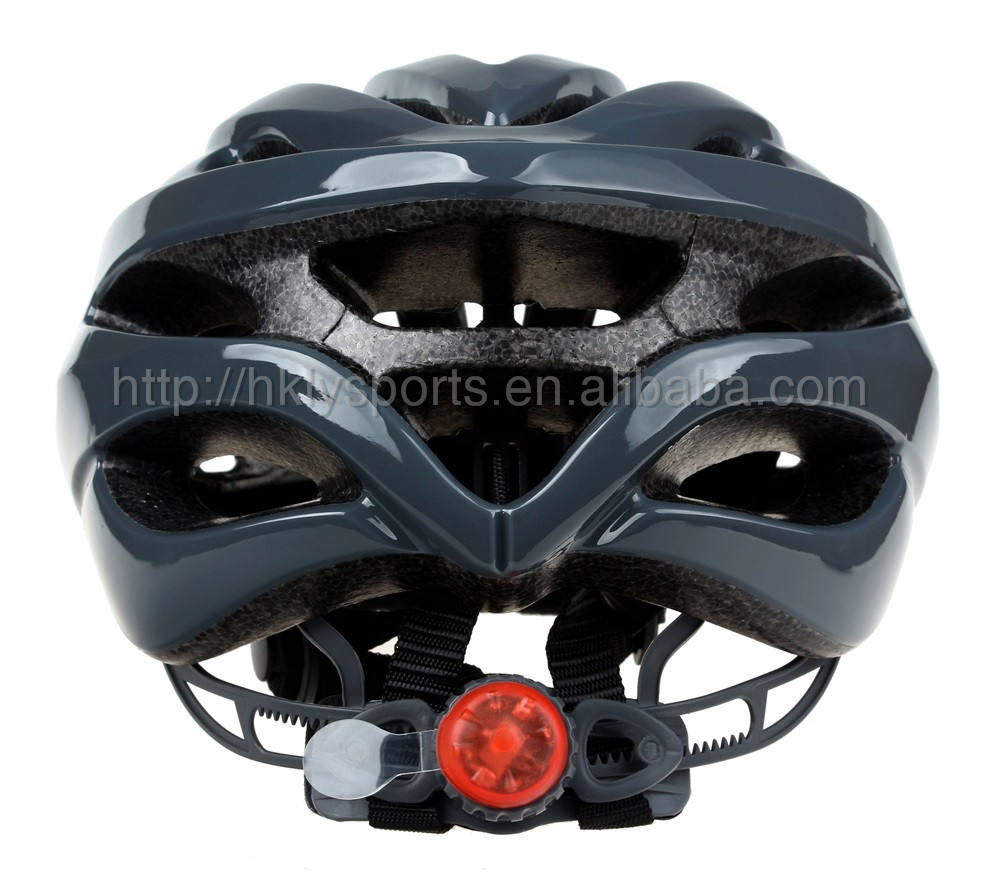 Großhandel Fahrradhelm Mode Erwachsener Fahrradhelm mit LED-Fahrradlicht