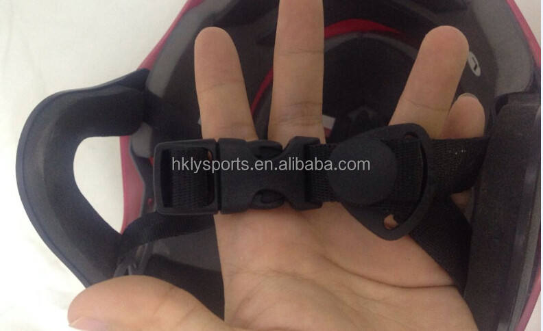 Rafting-Helm aus ABS-Schale + EPS-Innenfutter