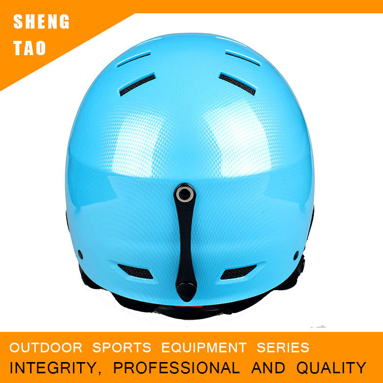 Modischer Skihelm