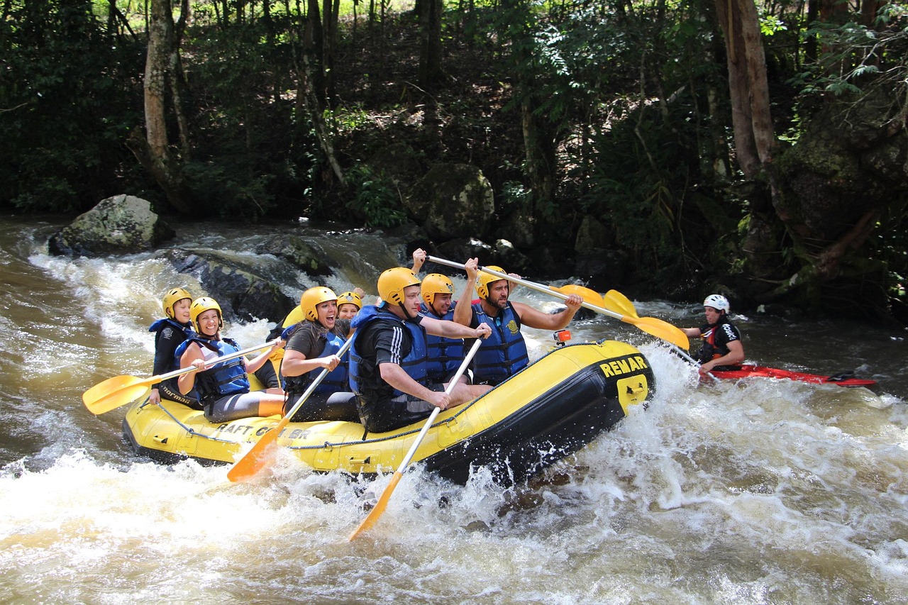 Helm aus Weißwasser Rafting